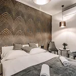 Apartmanhaz Soho גיור