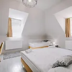 Apartmanhaz Soho * גיור