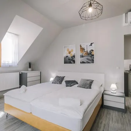 Apartmanhaz Soho 아파트 *